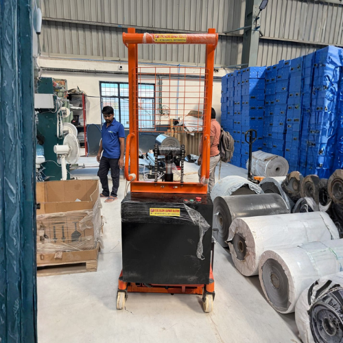 Hydraulic Battery Operated Stacker